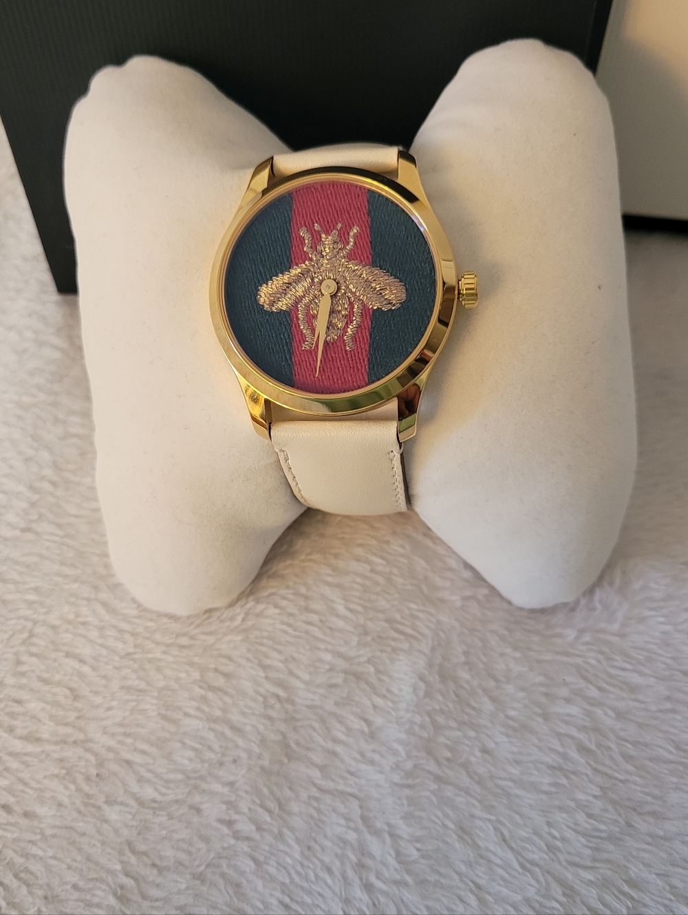 Gucci G- Timeless Bee Womens Watch - Picture 2 of 10